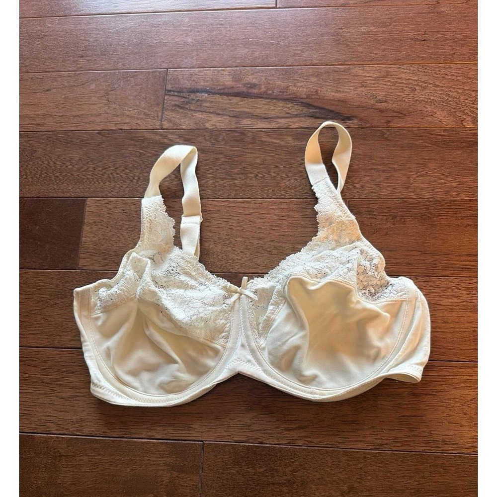 Lilyette Women's Cream Color Lace Trim Bra Underwire 36D